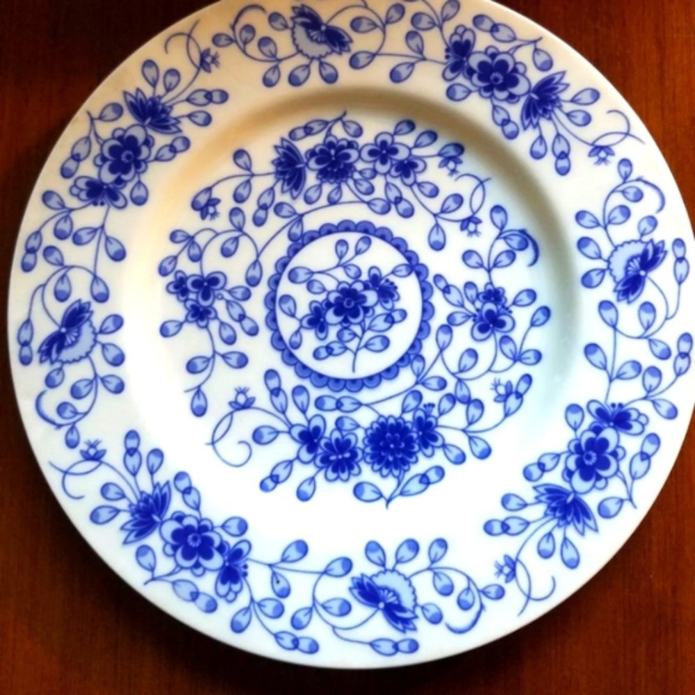 FOUR Tiffany & Co Blue Alpine Dessert Bone china plates 7.50 round